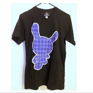 women tee size Small